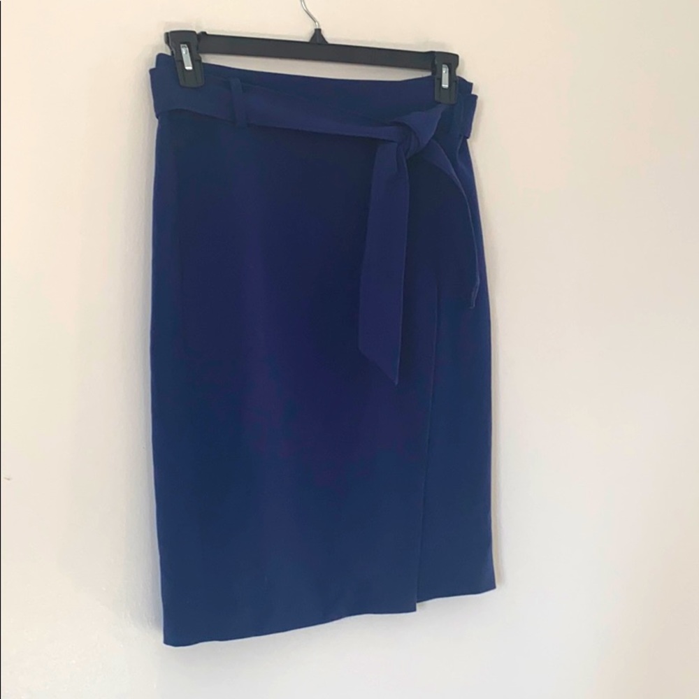 Beautiful flattering pencil skirt